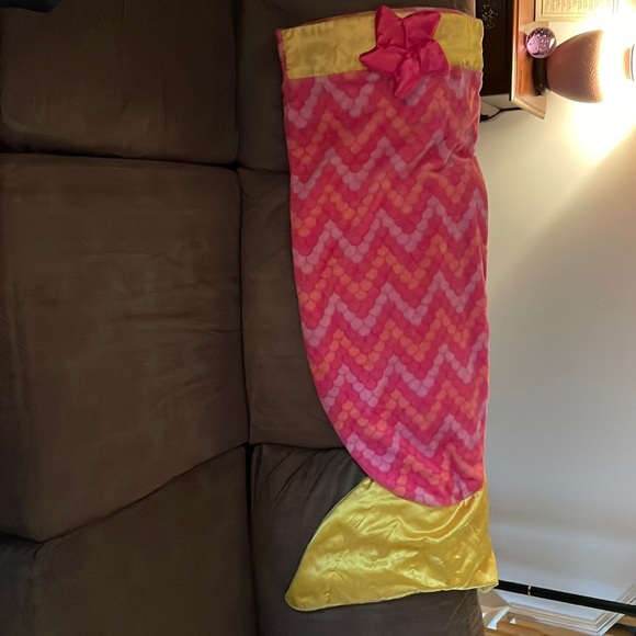 Pink Mermaid Snuggie - Picture 2 of 4